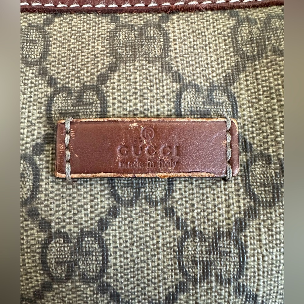 Pre-loved Authentic Gucci Vintage GG Supreme Medium Joy Boston Bag - Picture 2 of 16